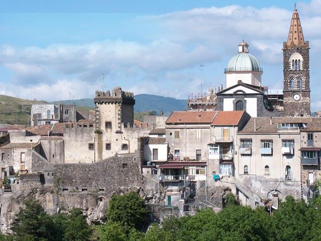 Prenota voli economici per Catania con Opodo